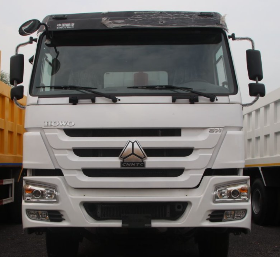 自卸车白色正sinotruk (1)